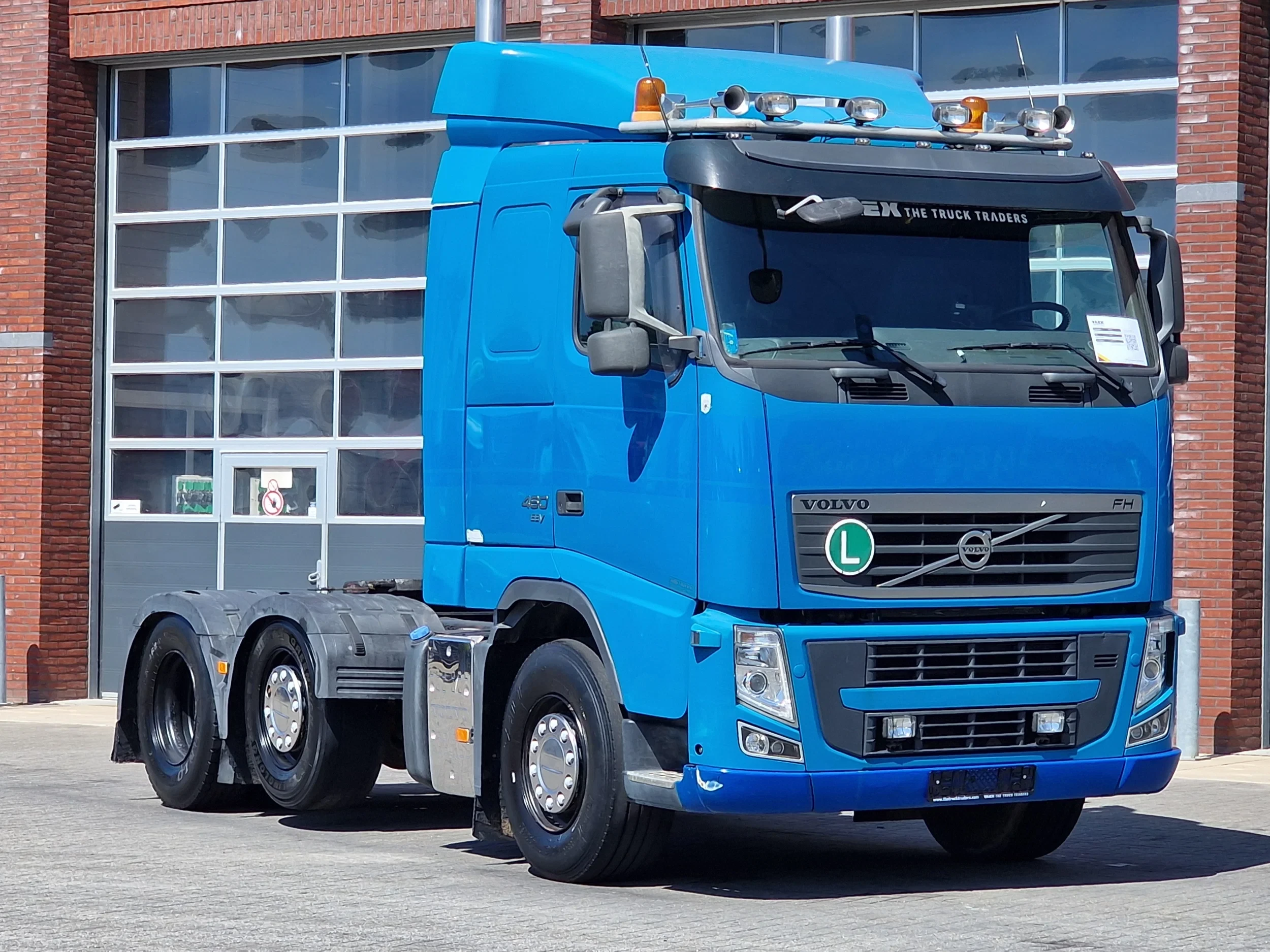 Volvo FH 2011 - 460 EEV - 6X2 - manual - stand clima - straight exhaust pipes image 1