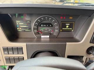 Volvo FM 420 2018 - 4X2 EURO 6 SKIRTS AUTOMATIC afbeelding 13