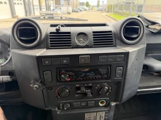 Land Rover Defender 2011 - 2.4TD HT 110S 4x4 Airco Trekhaak 107000KM afbeelding 13