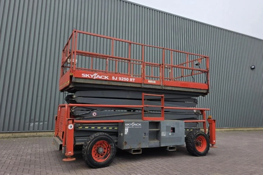 SkyJack 2013 - SJ9250RT Diesel, 4x4 Drive, 17.2m Working Height, zdjęcie 1