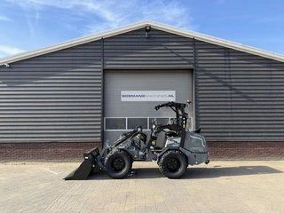Giant G2700 X-TRA HD + minishovel NIEUW zeer compleet! €840 LEASE 2026 afbeelding 2 miniatuur