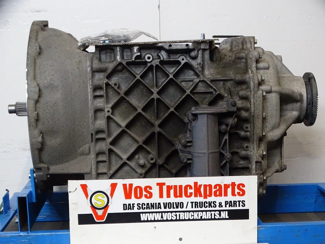 Volvo 2018 - AT-2412-F image 1