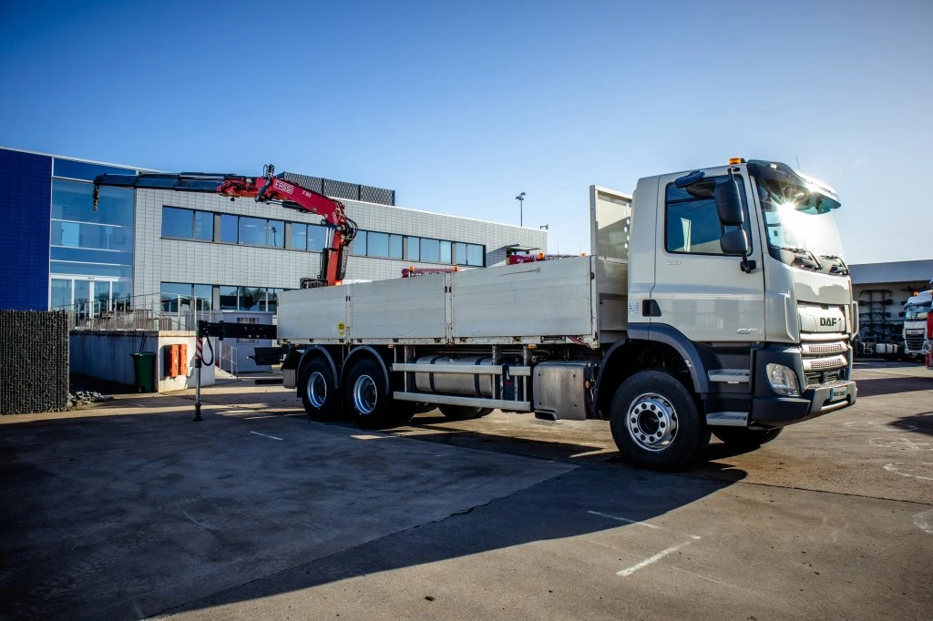 DAF 2018 - CF 450-6X4+FASSI18T/M(3EXT)-78500KM Bild 2