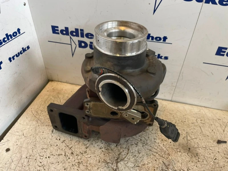 DAF 2023 - 2343156 / 2417227 TURBO HOLSET HE400VG WITHOUT VTG (WARNING!! ENGINE OIL HAS GOTTEN INTO THE TURBO!!) afbeelding 1