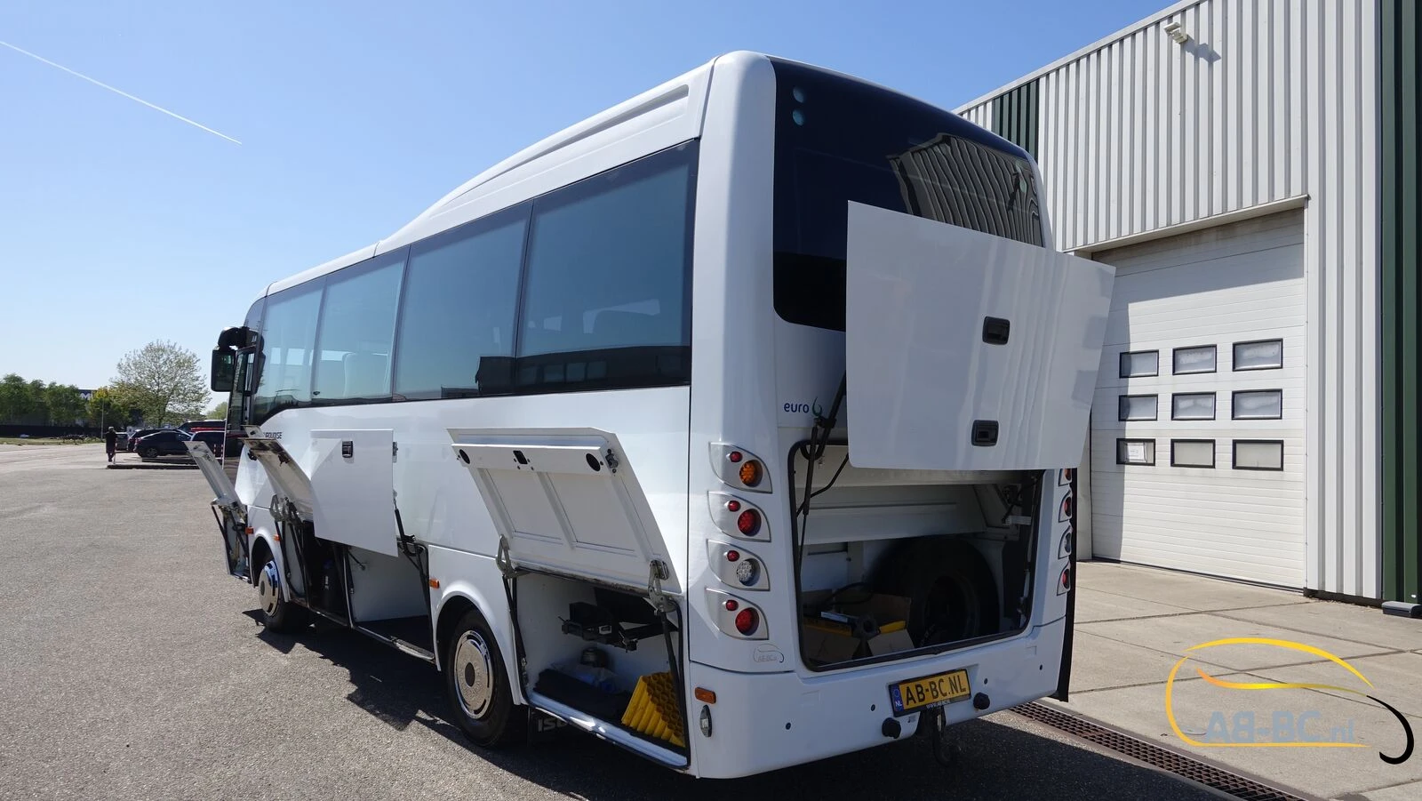 Isuzu Turquoise 30 seats EURO 6 2016 afbeelding 14