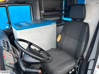 Mercedes-Benz N/A 2006 - Vario 815 D Promotional Truck, Manual transmission image 8