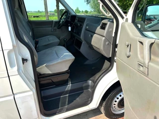 Volkswagen Transporter 2001 - Kombi 1.9 TD 332 Youngtimer 2+2+2+3 Marge image 29