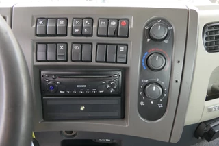 Renault Kerax 2008 - | PALFINGER PK 18500 + Remote control | Retarder | 417859Km | 2008 | 6X4 | Full spring suspension | Manual gearbox | Euro4 | French Truck obrazek 34