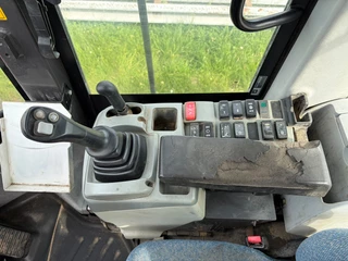 Hitachi ZW220-5B 2016 - N/A obrazek 20