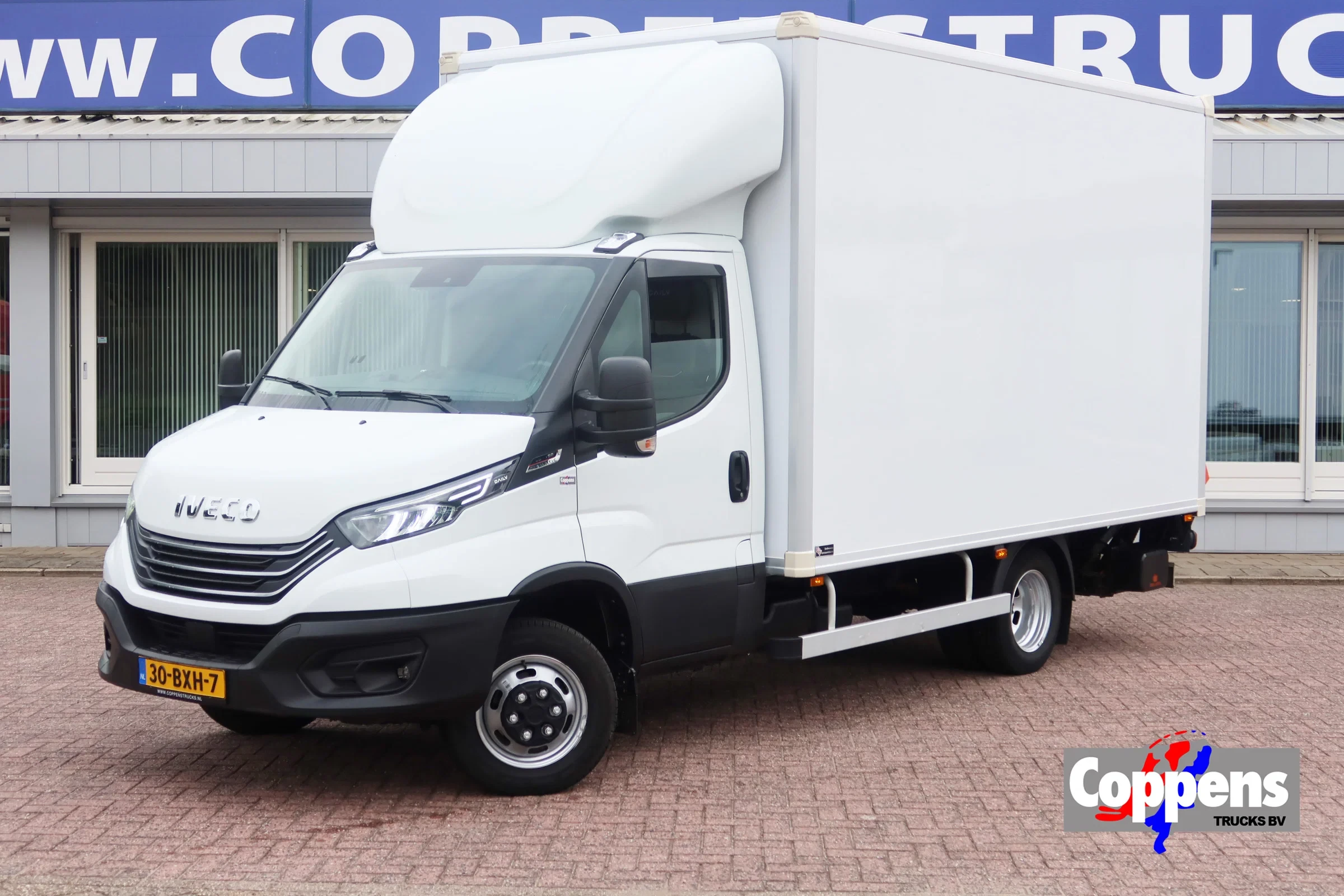 Iveco Daily 2024 - 50 C 18 Bak + Dhollandia klep 1000 kg C1 Automaat, Laadvermogen 2184 KG afbeelding 1
