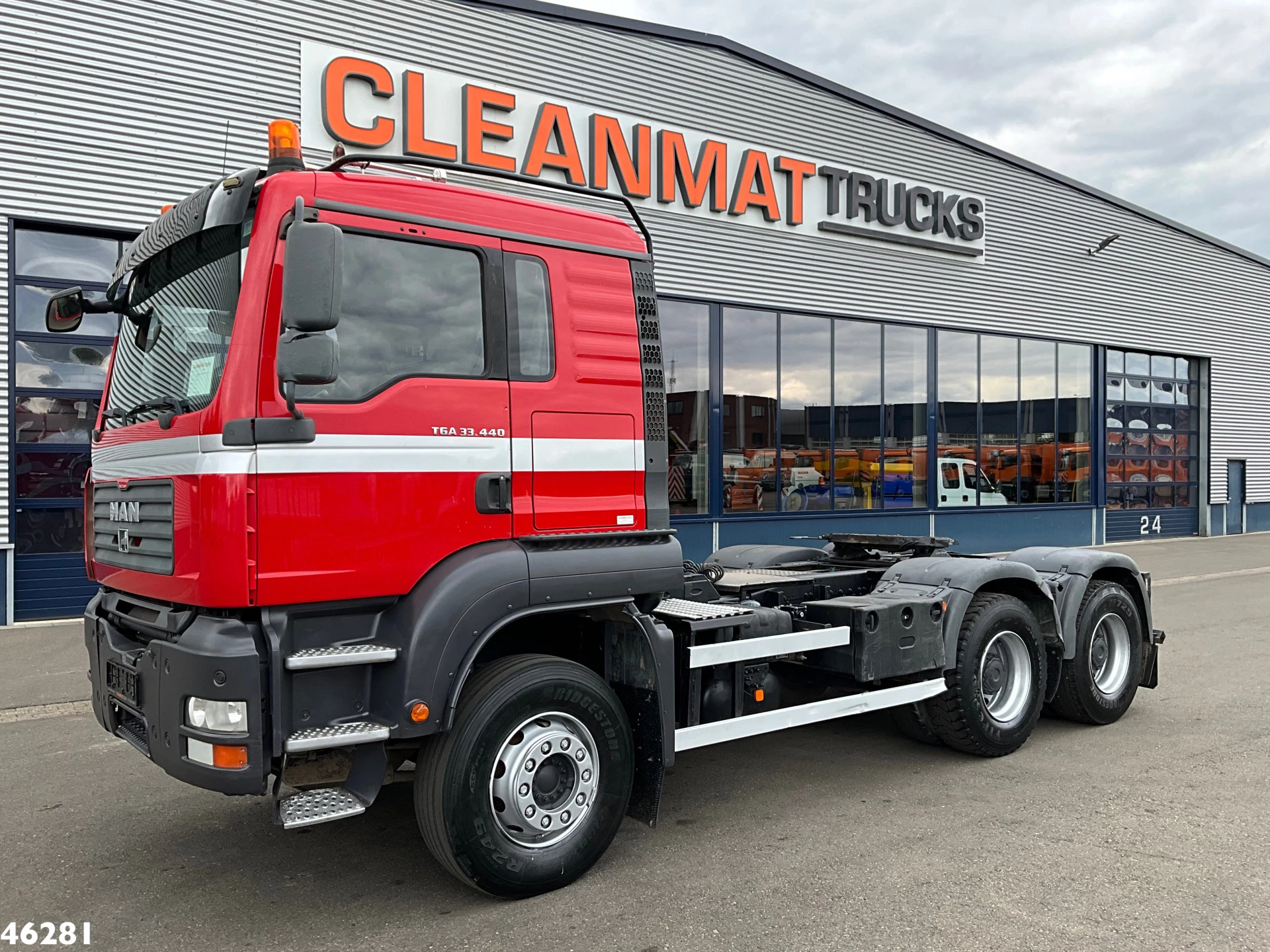 MAN TGA 2007 - 33.440 6x4 Manual Full steel Kipper 12m³ Just 205.947 km! image 10
