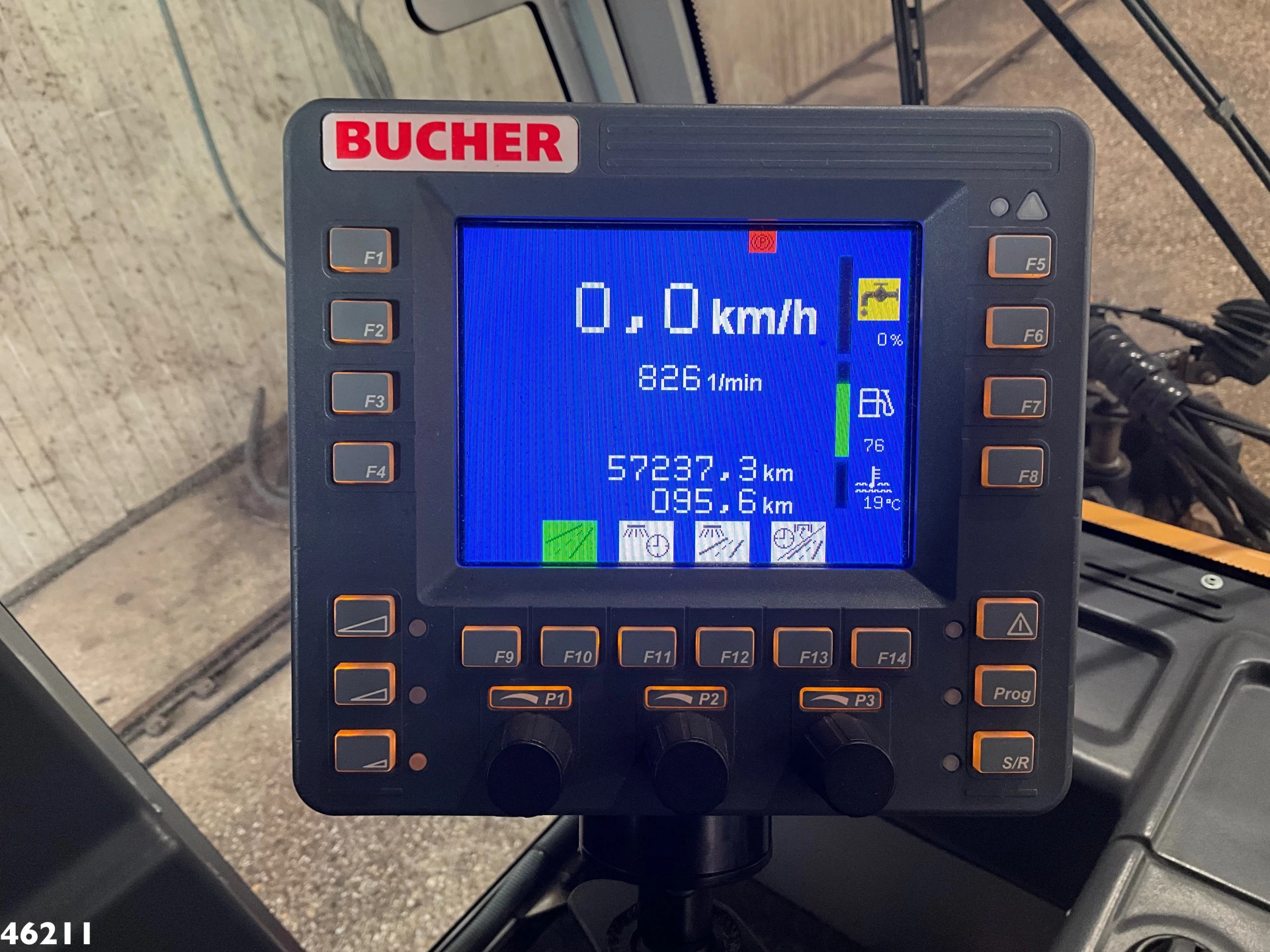 Bucher Citycat 2020 with 3-rd brush 2017 Bild 17