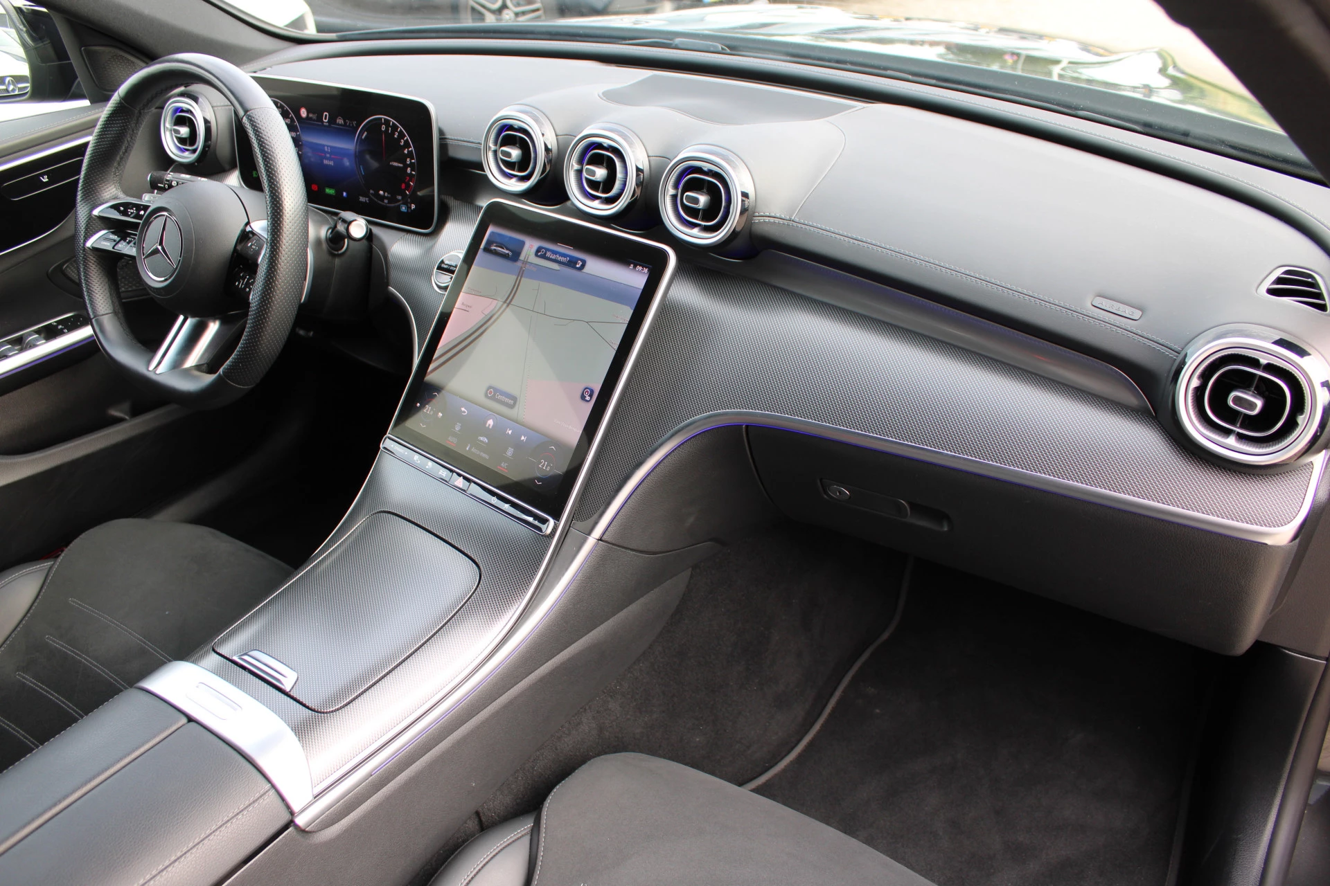 Mercedes-Benz C-Klasse 2023 - Estate 300e AMG Line NIGHT PAKKET DISTRONIC SFEER CARPLAY CAMERA MULTIBEAM 19'' afbeelding 14