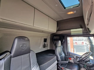 Scania R 2024 - R500 NGS Highline 6x2/4 - Full air - Retarder - Leather seats - Leather interior obrazek 23