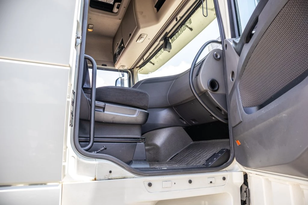 DAF 2016 - XF 460-6X2-380 000 KM+ADR zdjęcie 10