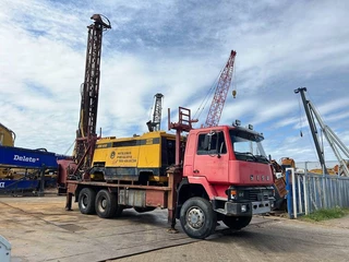Sisu N/A - 12E480 6x6 water well drill atlas copco XRV410 afbeelding 1