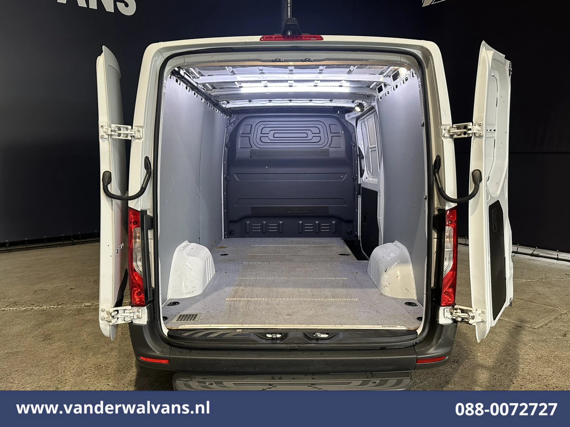 Mercedes-Benz Sprinter 2021 - 317 CDI 170pk L2H1 Euro6 Airco | Camera | Navigatie | Apple Carplay | Cruisecontrol obrázek 14