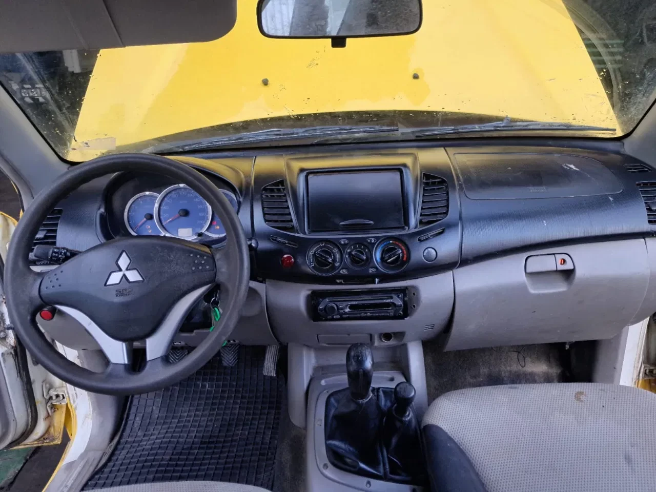 Mitsubishi L200 2006 - , 4x4 , 2.5 Di-D , Club cab afbeelding 9