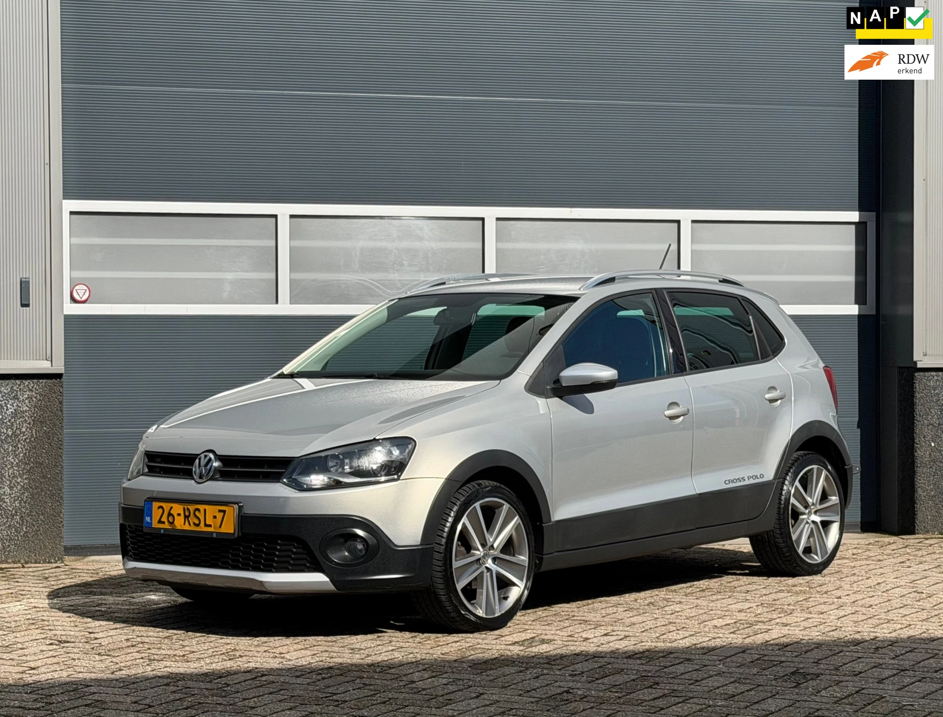 Volkswagen Polo 2011 - 1.4-16V Cross bj.2011 Navi|Trekh|Cc|Nap. zdjęcie 1