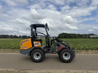Giant G2700 X-TRA HD + shovel NIEUW (LED verlichting, pro inching) 2026 afbeelding 2 miniatuur
