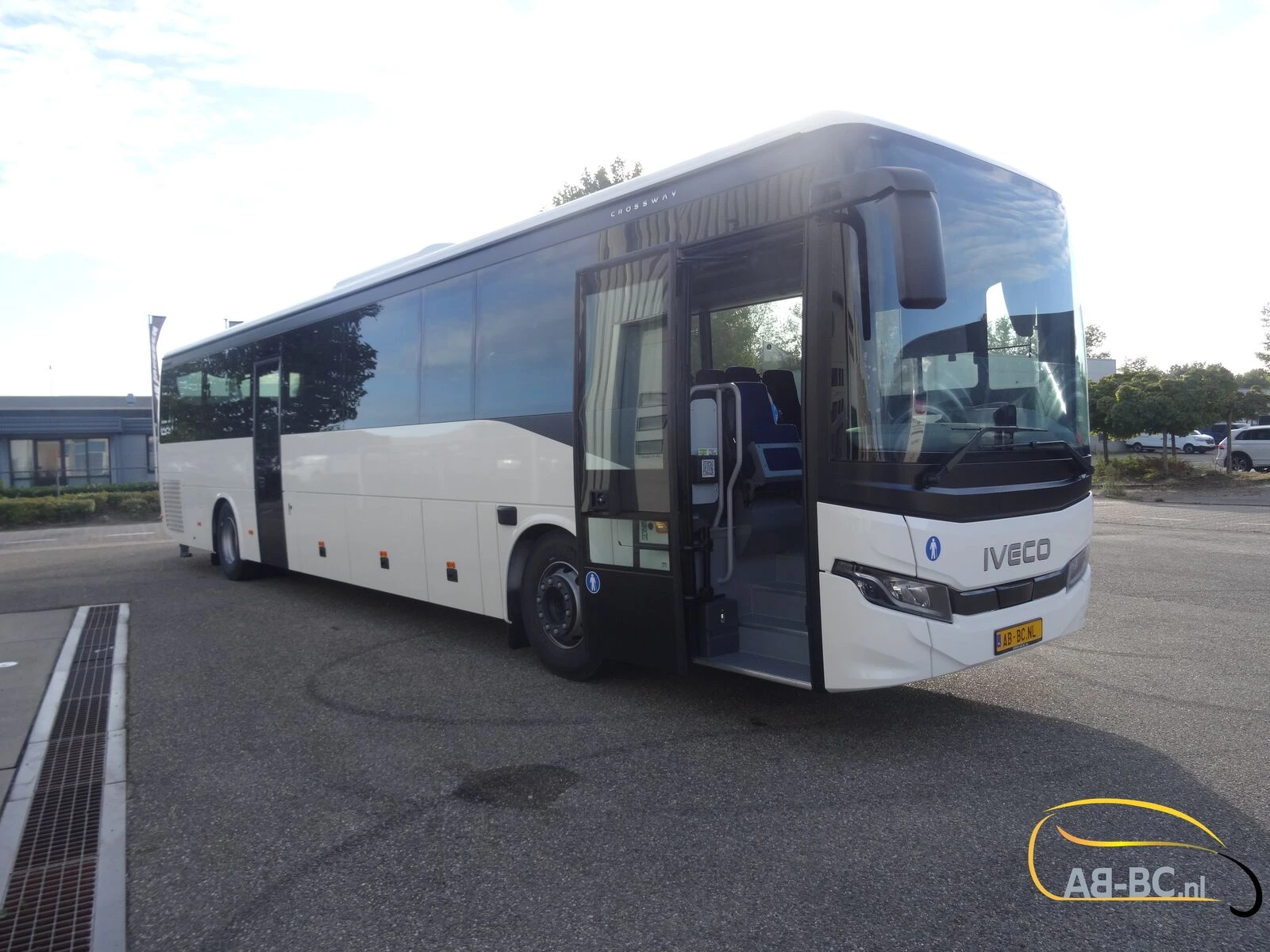 Iveco New 13 MTR Crossway 61 seats ADAS afbeelding 1