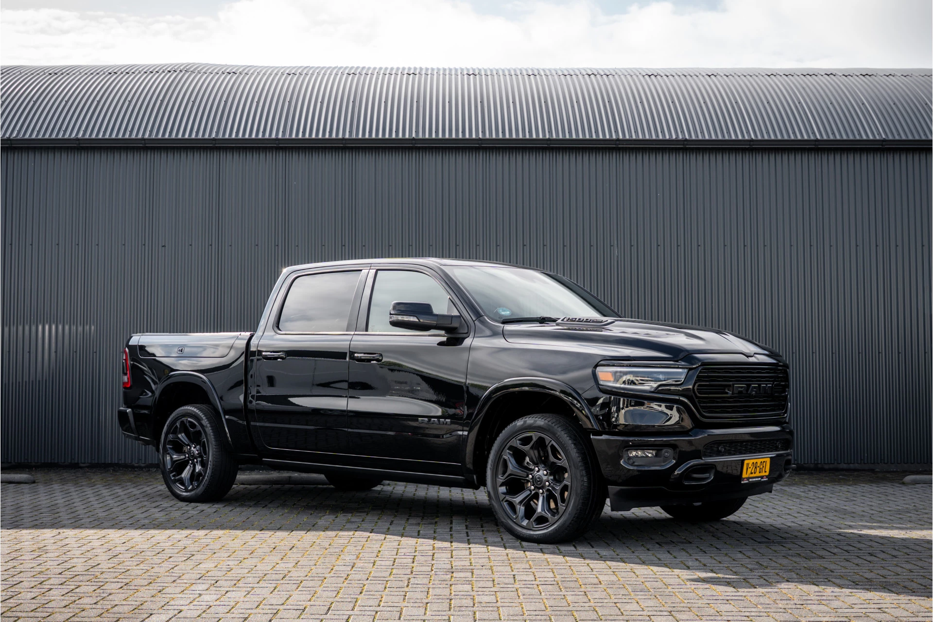 Dodge Ram 1500 2024 - 1500 LIMITED 5.7L V8 | 1e Eigenaar | Head up | Luchtvering | Rambox | Split Tailgate | Pano | Harman / Kardon zdjęcie 4