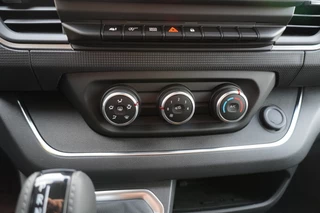Renault Trafic 2024 - 2.0 Bleu dCi EDC 170PK L2H1 Red Edition DubbelCabine Automaat obrazek 23