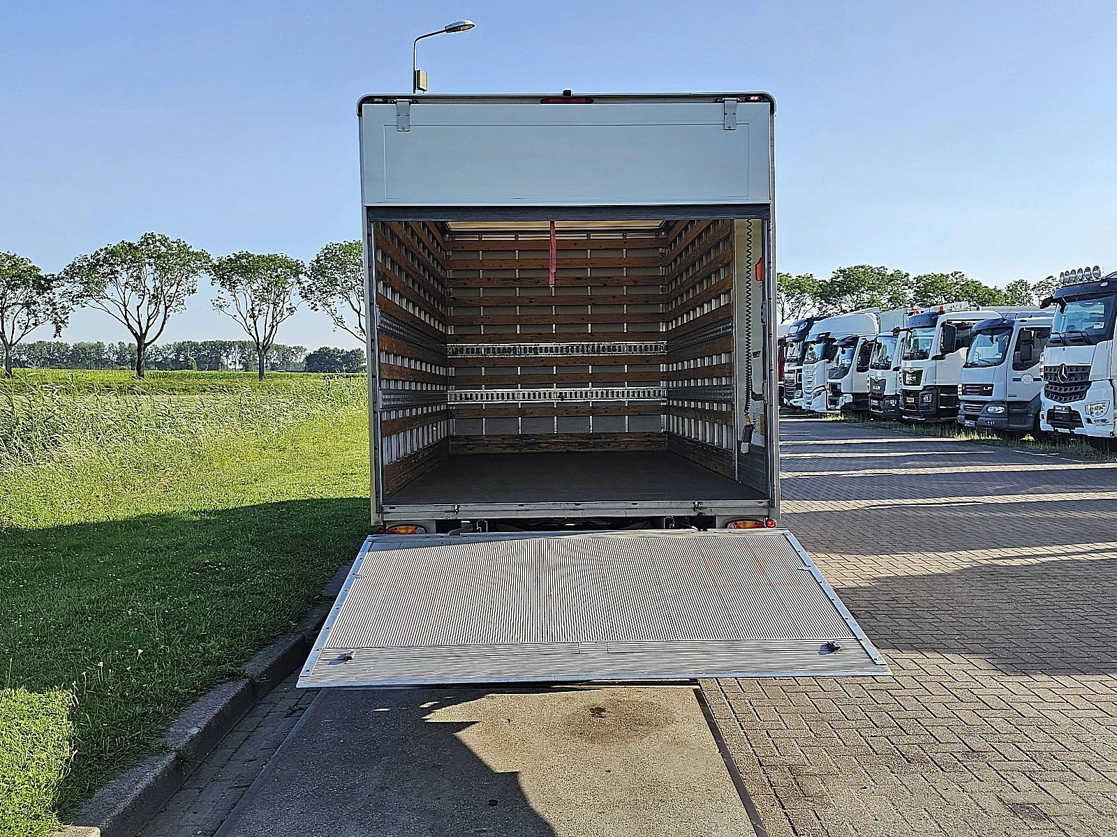 Volkswagen Crafter 2020 - 35 2.0 zdjęcie 11