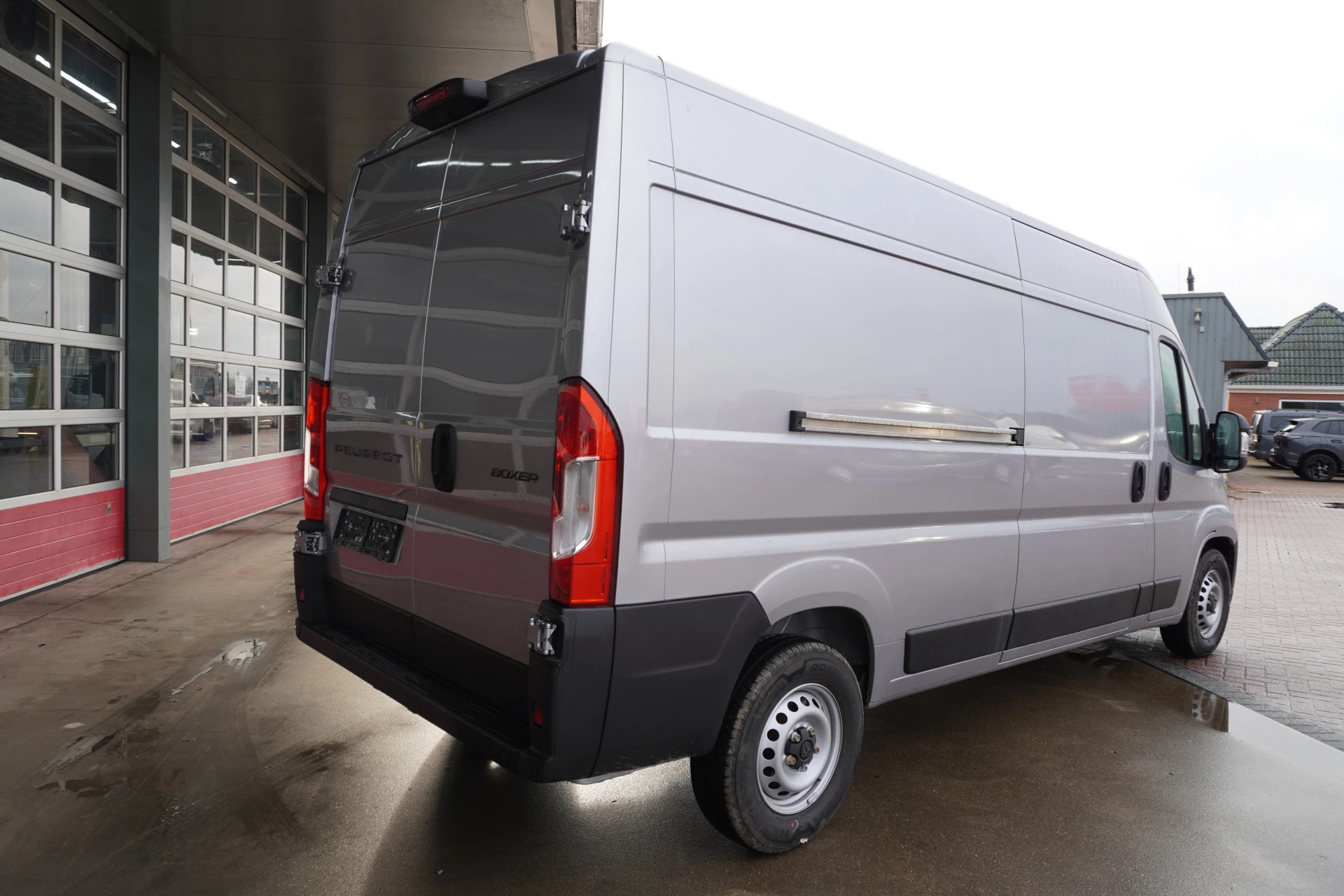 Peugeot Boxer 2024 - 2.2 BlueHDi 180PK S&S L3H2 3.5t Zwaar Automaat afbeelding 4