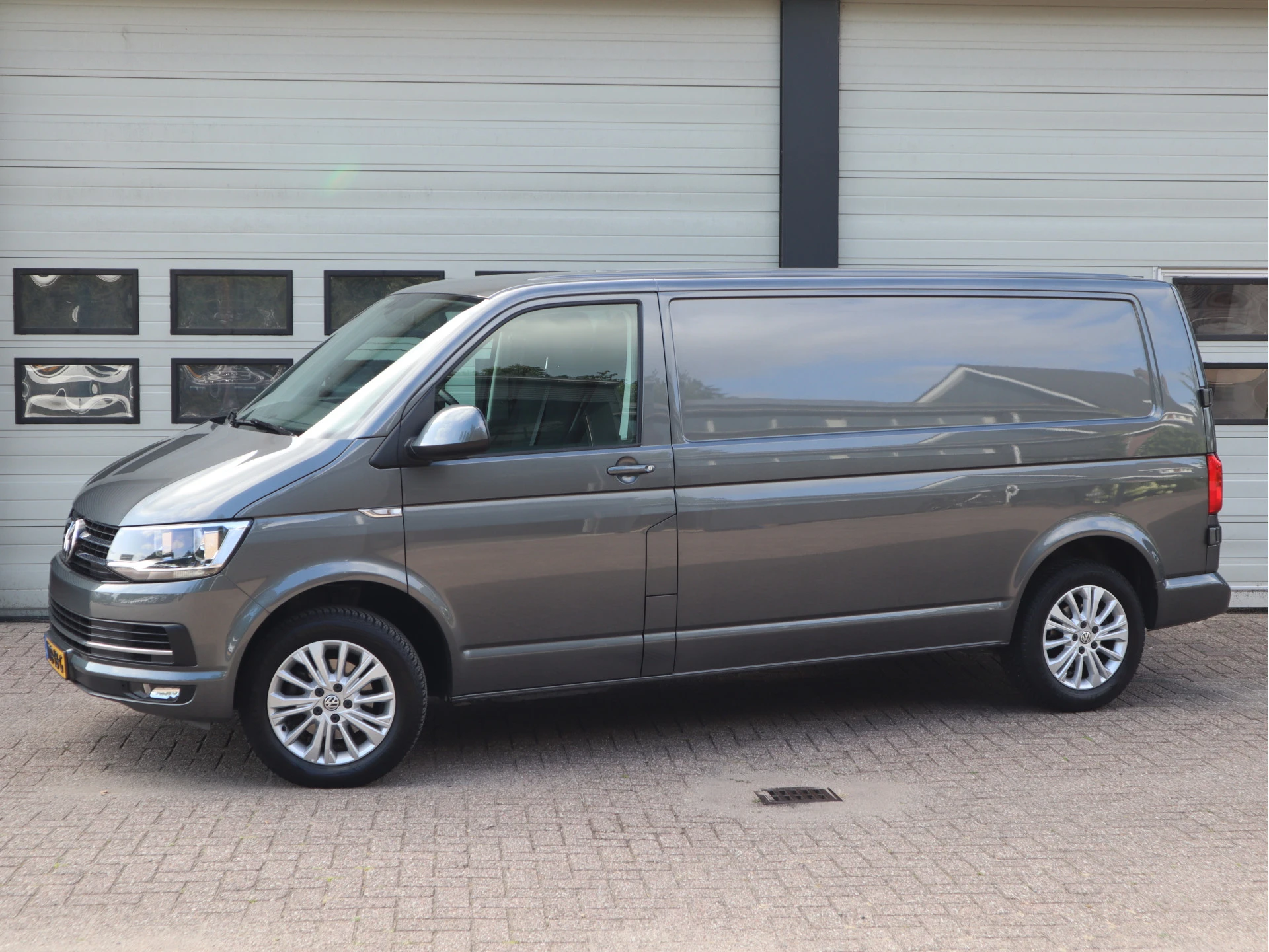 Volkswagen Transporter 2019 - 2.0 TDI 150 pk DSG Automaat L2 Lang - Highline afbeelding 5