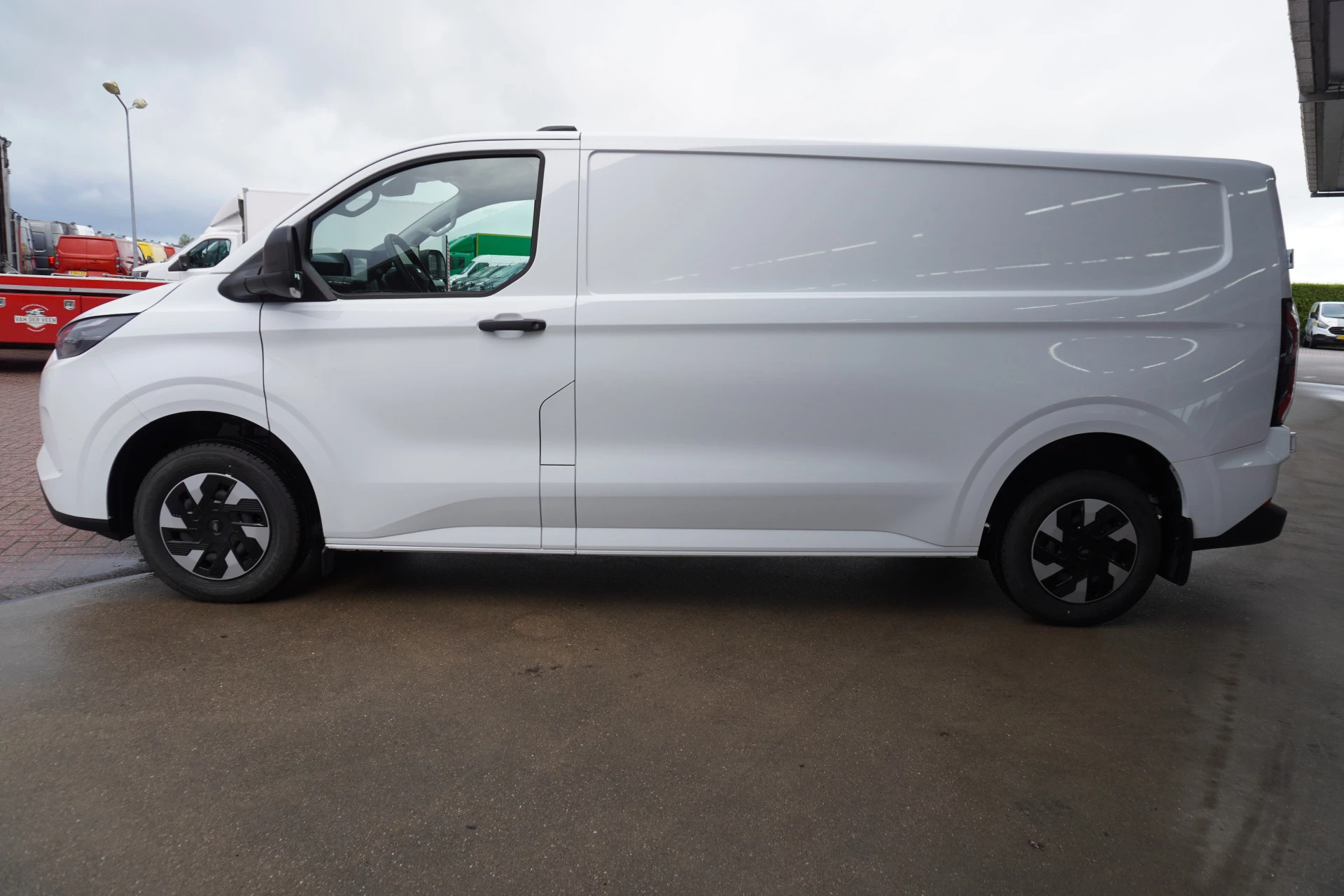 Ford E-Transit 2025 - Cust. 340 L2H1 136PK Trend 65 kWh Elektrisch obrázek 8