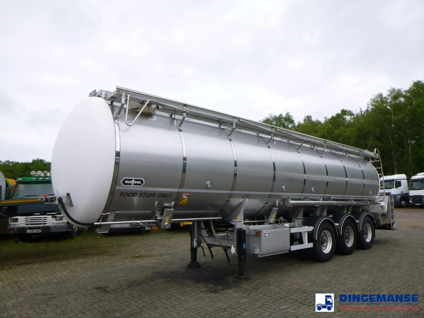 Van Hool Food tank inox 36 m3 / 4 comp + pump 2014 image 1