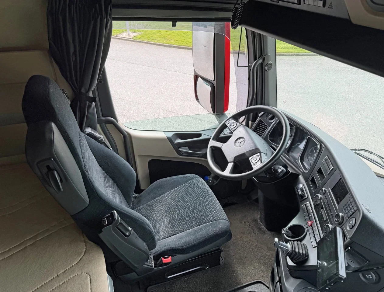 Mercedes-Benz Actros 2018 - 2642 HEIWO ISOLATED BOXES DOUBLE DOORS TRS COOLING TAIL LIFT TOP CONDITION NL-COMBI immagine 21