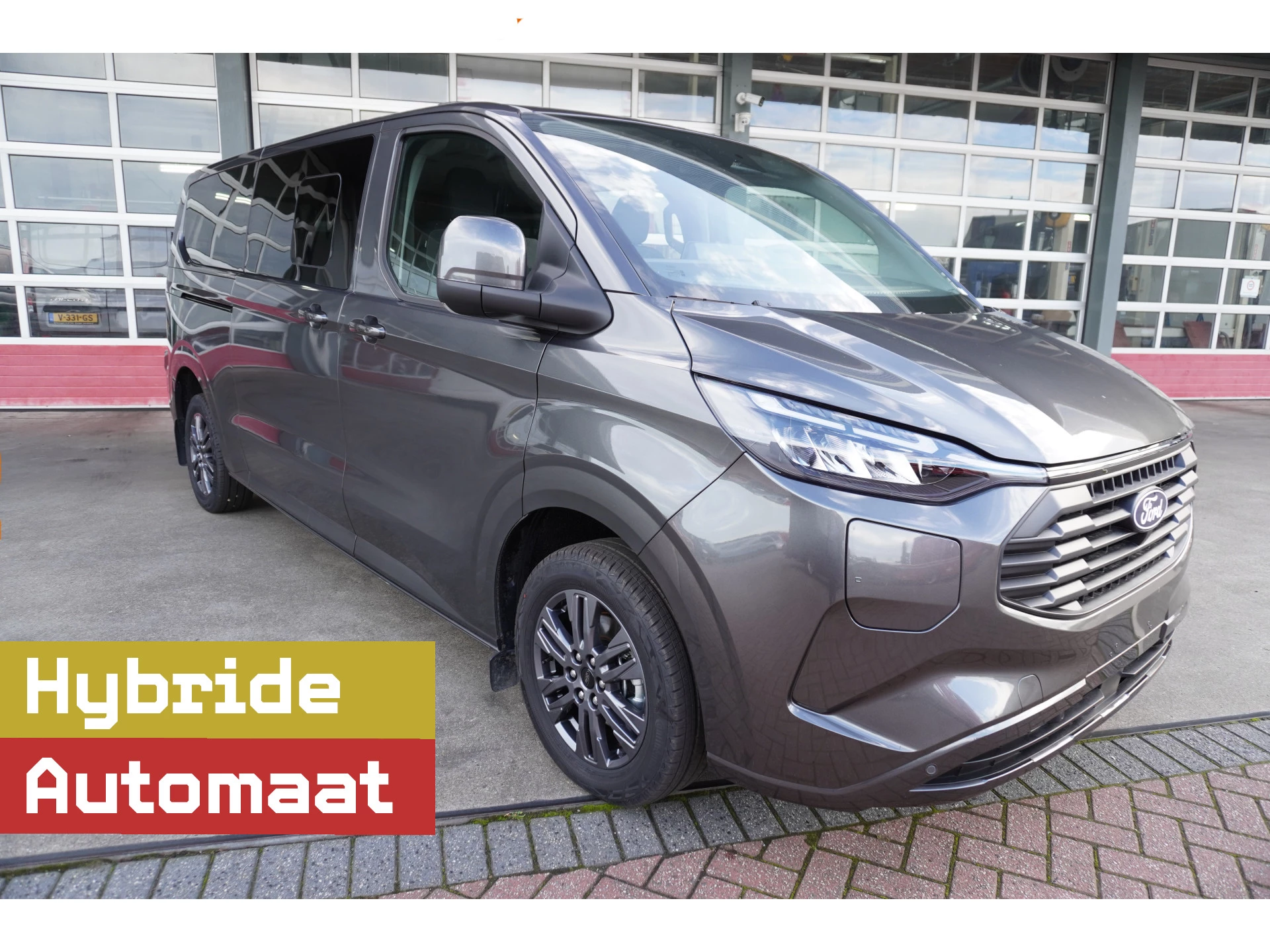 Ford Transit Custom 2025 - 320L 2.5 PHEV 233PK L2H1 Limited 8 Persoons PHEV Automaat imagen 1
