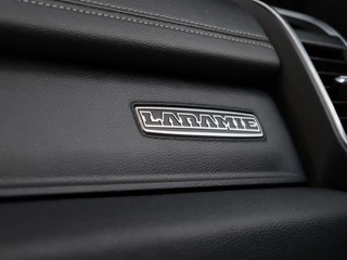 Dodge Ram 1500 2020 - 5.7 V8 4x4 Crew Cab Laramie Night zdjecie 9