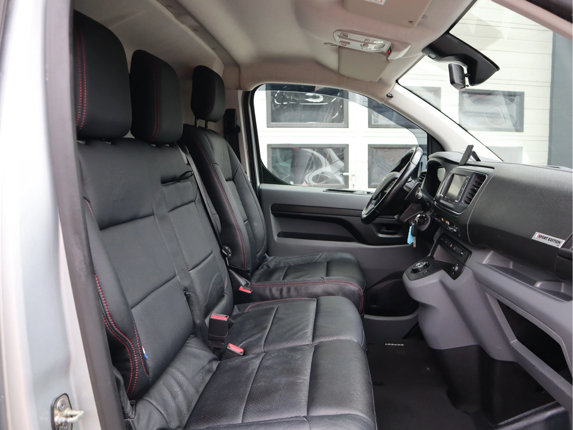 Peugeot Expert 2018 - 2.0 BlueHDI 177pk Euro 6 Automaat - Sport Edition - L3 Extra Lang - Cruise - Camera image 9