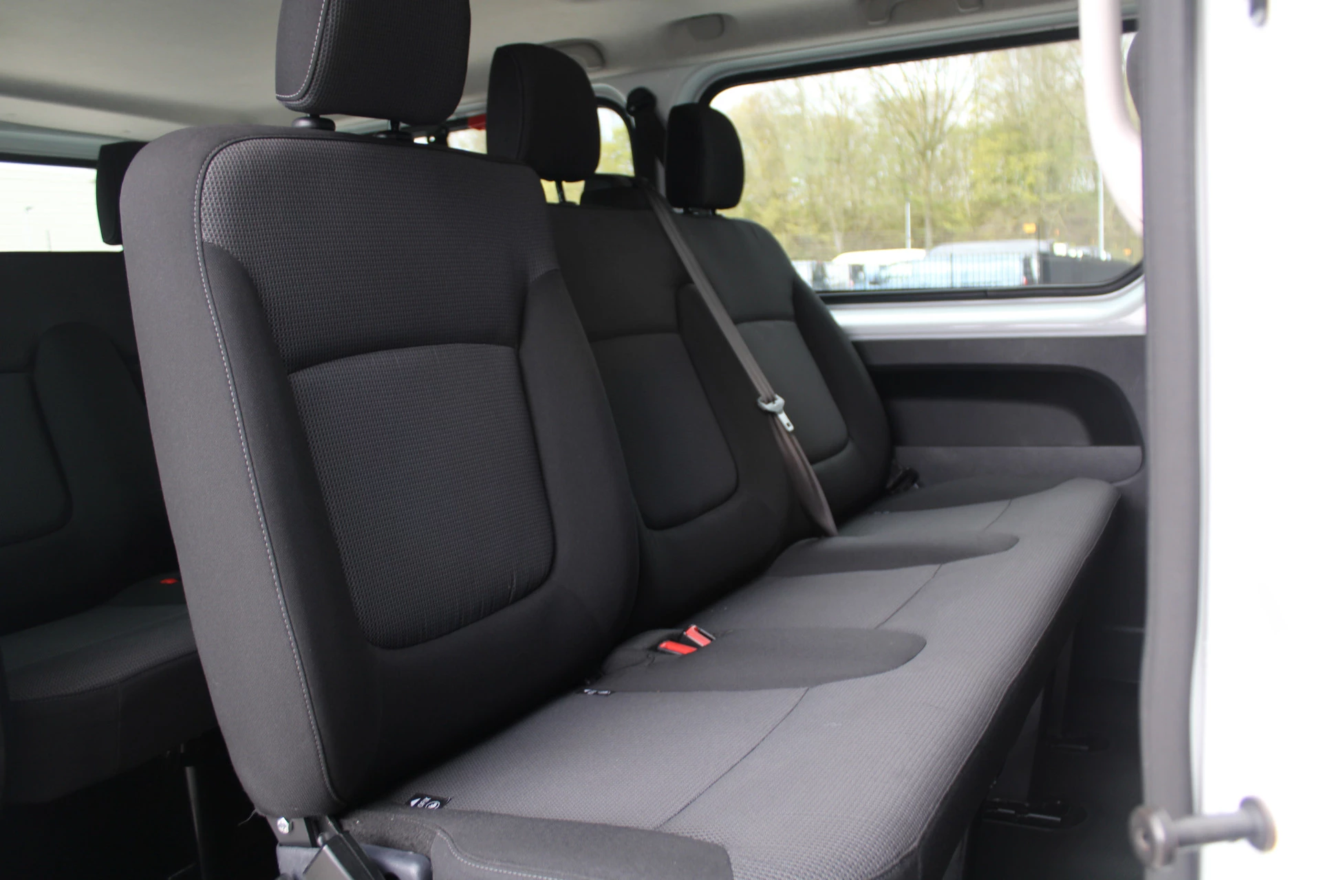 Renault Trafic 2020 - Passenger 2.0 dCi 120 Grand Life 120pk 9 Zits - Prijs incl. BTW - Airco - Cruise - LED - Navi - Bluetooth - Rijklaar obrázek 13