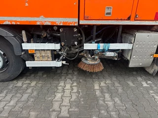 Volvo 340 2012 - FM 6x2 (euro 5) + IPSAM Hogedruk wegdek reiniger / High Pressure Road Surface Cleaner immagine 10