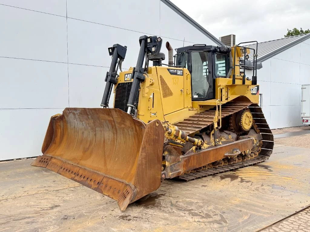 Cat 2016 - D8T LGP - German Machine / Ripper Valve image 1