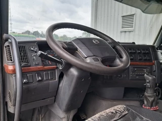 Volvo FH 2004 - 12 - 460 , 6x2 , 3 Way Tipper, Spring Suspension , Manual Gearbox, Airco obrazek 11