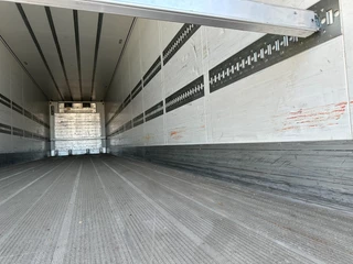 Schmitz Cargobull N/A 2016 - CARRIER VECTOR 1550 D/E / 2x LIFTAXLE / SAF + DISCBRAKES / PALLETBOX / 275cm INSIDE HEIGHT / NL-TRAILER / APK: 06-2026 zdjecie 8