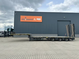 Broshuis N/A 2019 - 3ABSD Lowloader 3-axle / GVW: 59.000kg / Neck: 23.000kg / hydraulic steering + ramps + loading table / 4.60m extendable / winch / liftaxle obrazek 3