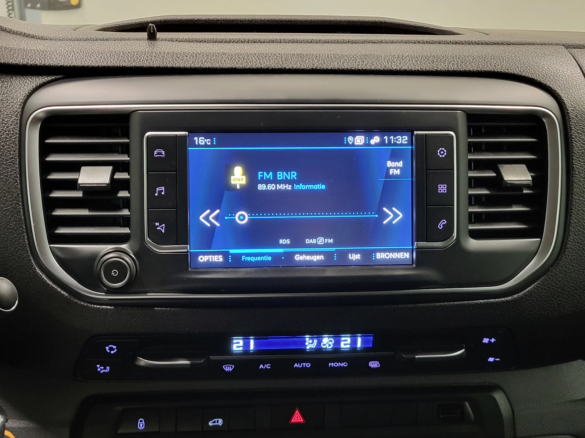 Peugeot Expert 2020 - 2.0BlueHDI 120pk Automaat Euro 6! image 12