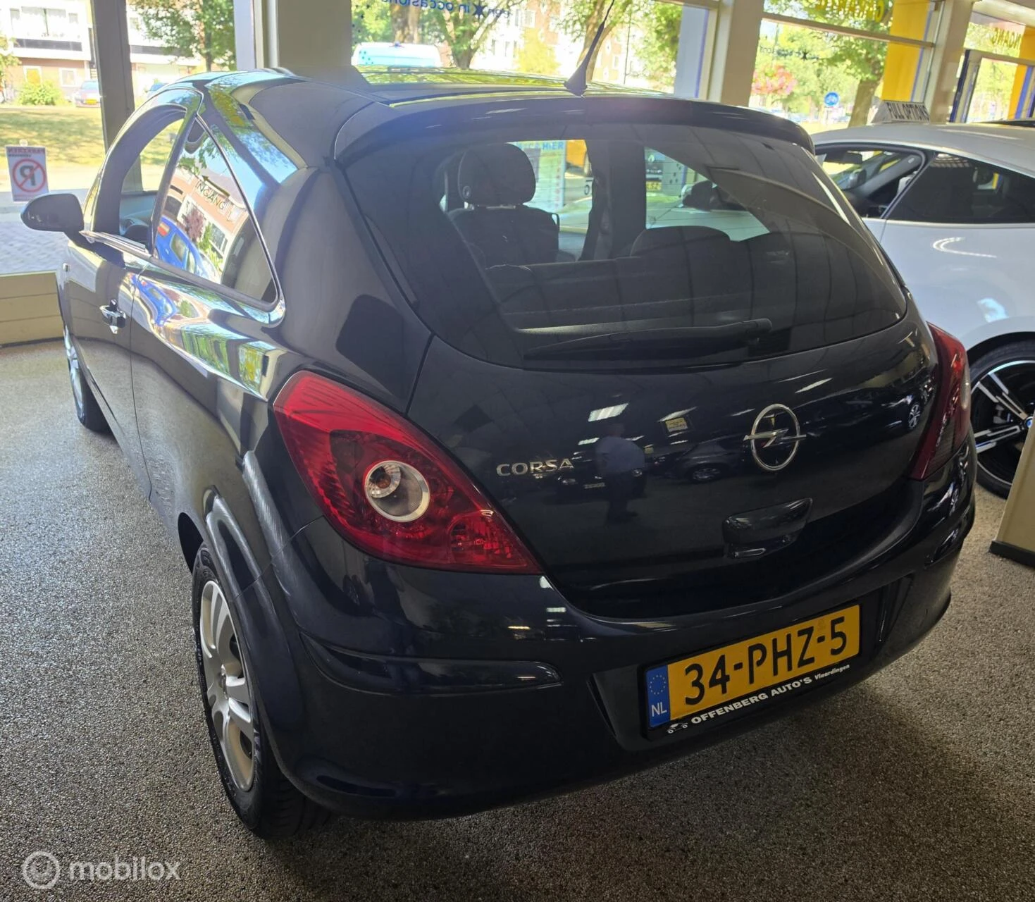 Opel Corsa 2011 - 1.4-16V 3 deurs Airco afbeelding 3