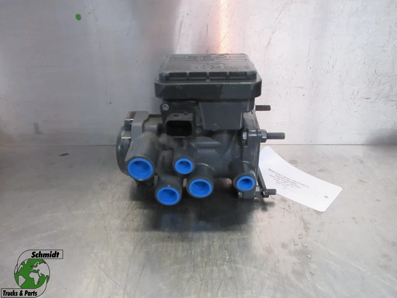 Mercedes-Benz - 1851 A 001 431 16 13 TRAILER CONTROL VALVE EURO 6 изображение 1