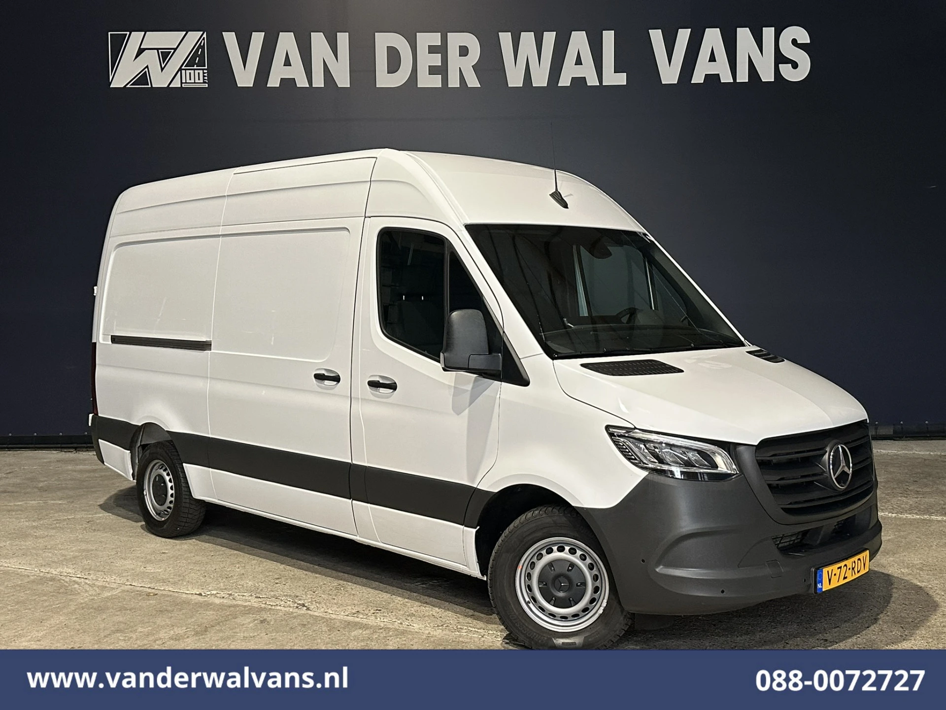 Mercedes-Benz Sprinter 2024 - 317 CDI 170pk L2H2 Euro6 Airco | Camera | Navigatie | Apple Carplay | LED afbeelding 1