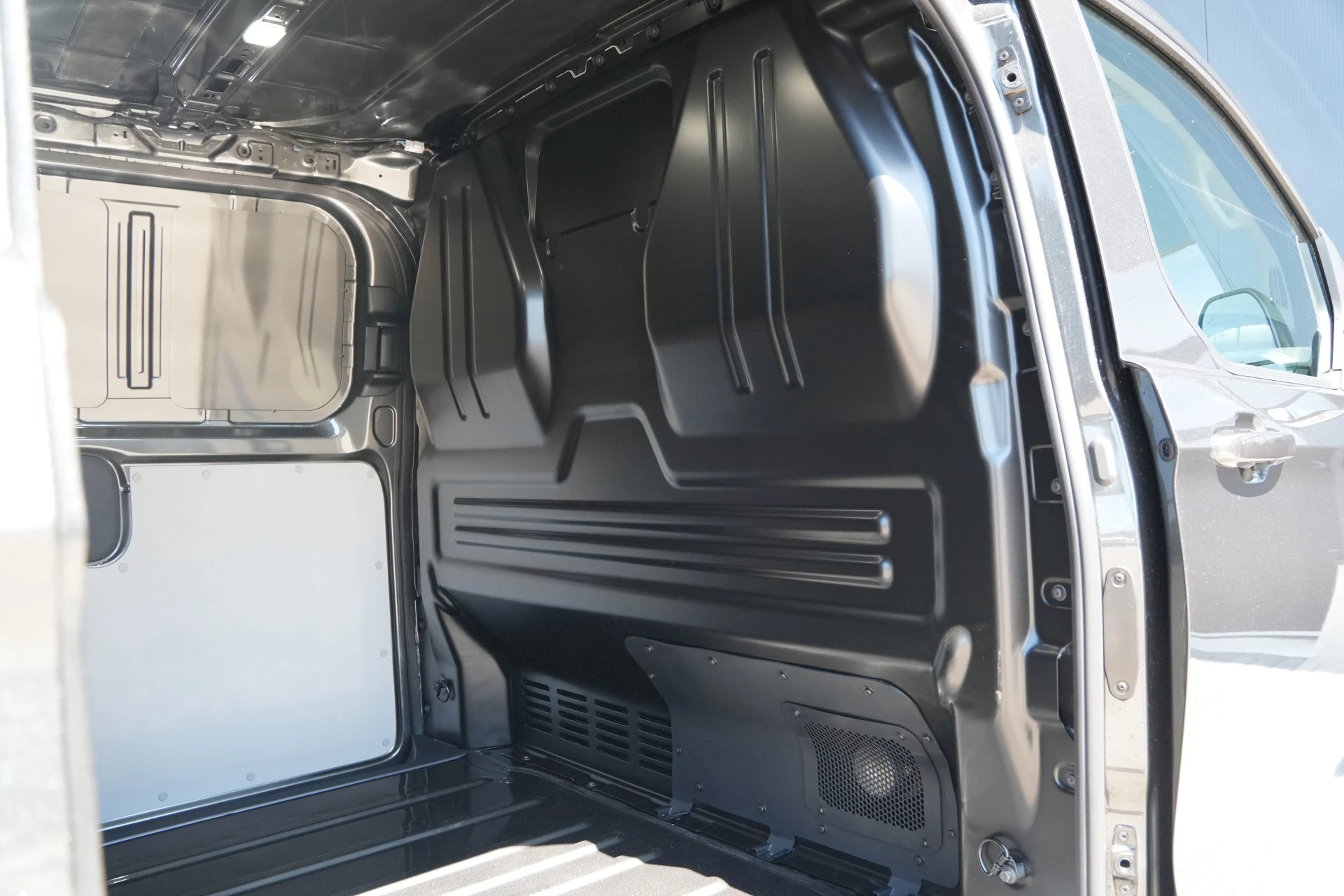 Ford E-Transit Custom 2026 - 340 L2H1 Limited 71 kWh 218pk - AGR Bestuurdersstoel - 2x Schuifdeur - LED - 360 Camera - B&O - ACC - Navi - Stoel/Stuurverwarming - Rijklaar immagine 14