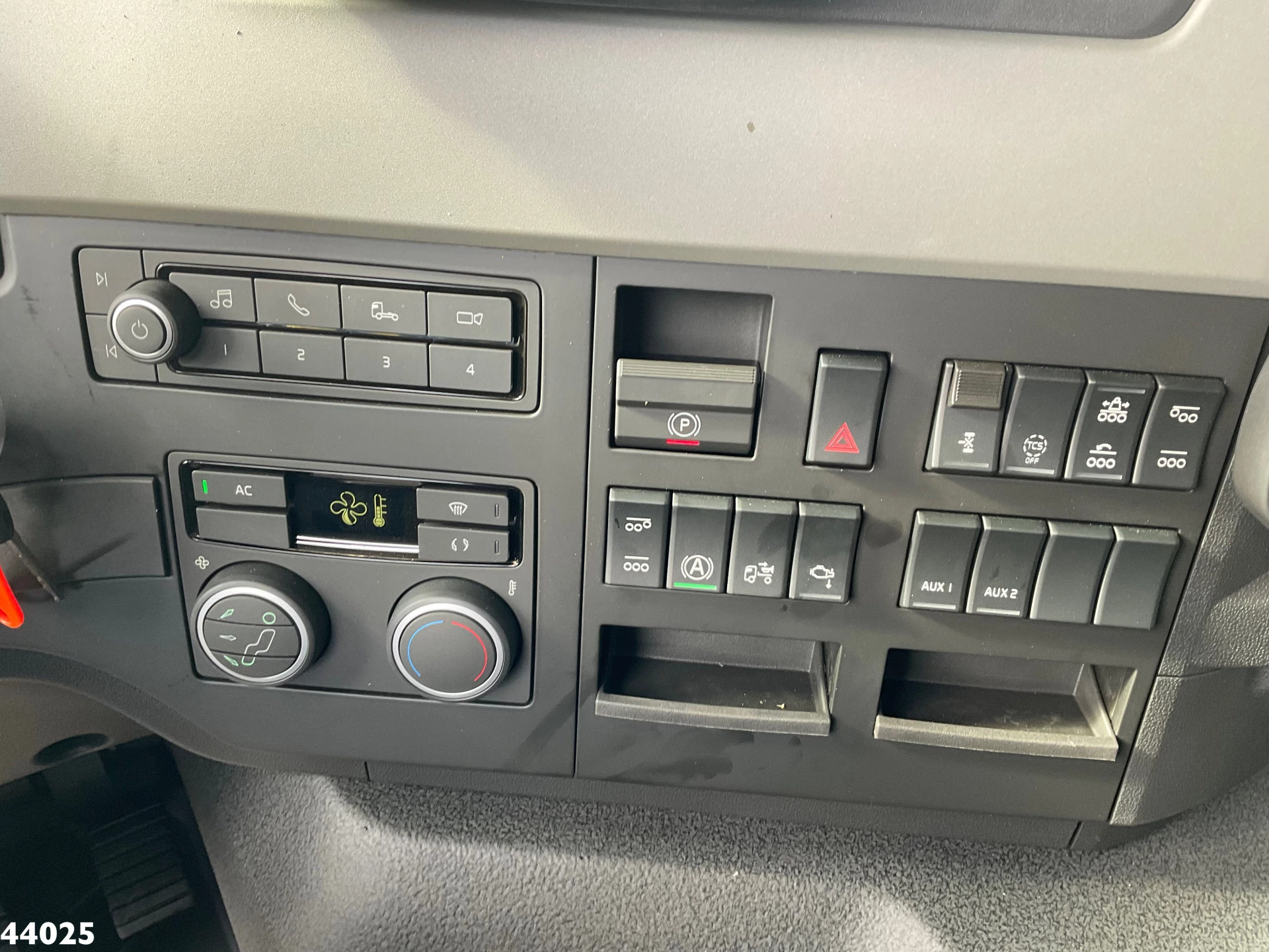 Volvo Volvo FM 460 8x2 Hiab 25 Tonmeter laadkraan 2024 Bild 17