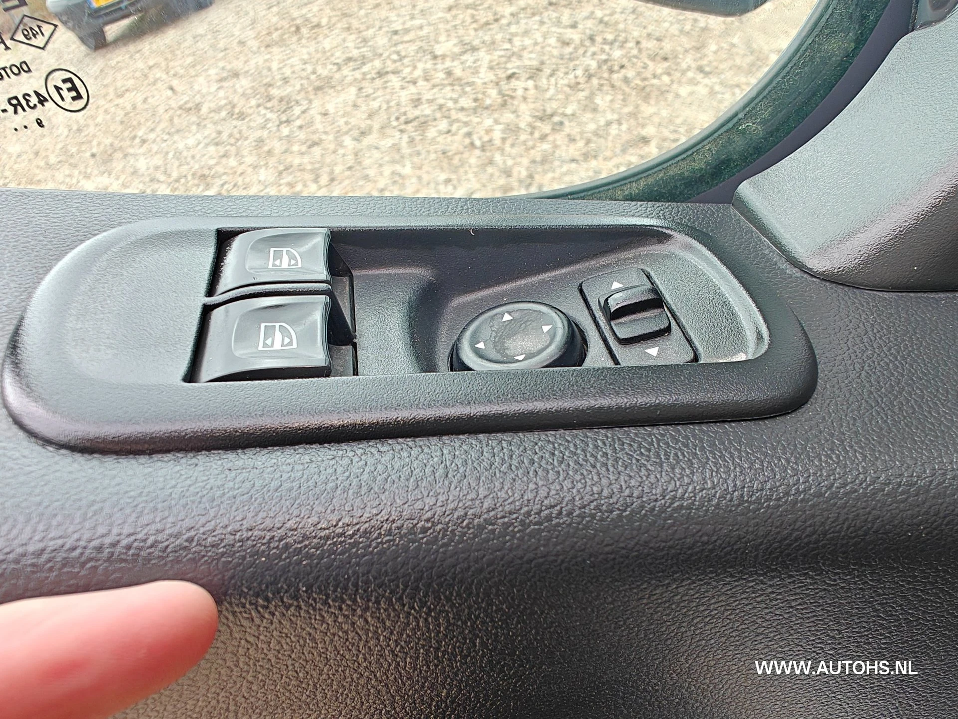 Renault Master 2020 - T35 2.3 dCi 135 L2H2 + werkplaats inrichting , Euro 6 , 1e Eig , 140 PK , Apk 4-2027 , Camera , leuke bus. image 13