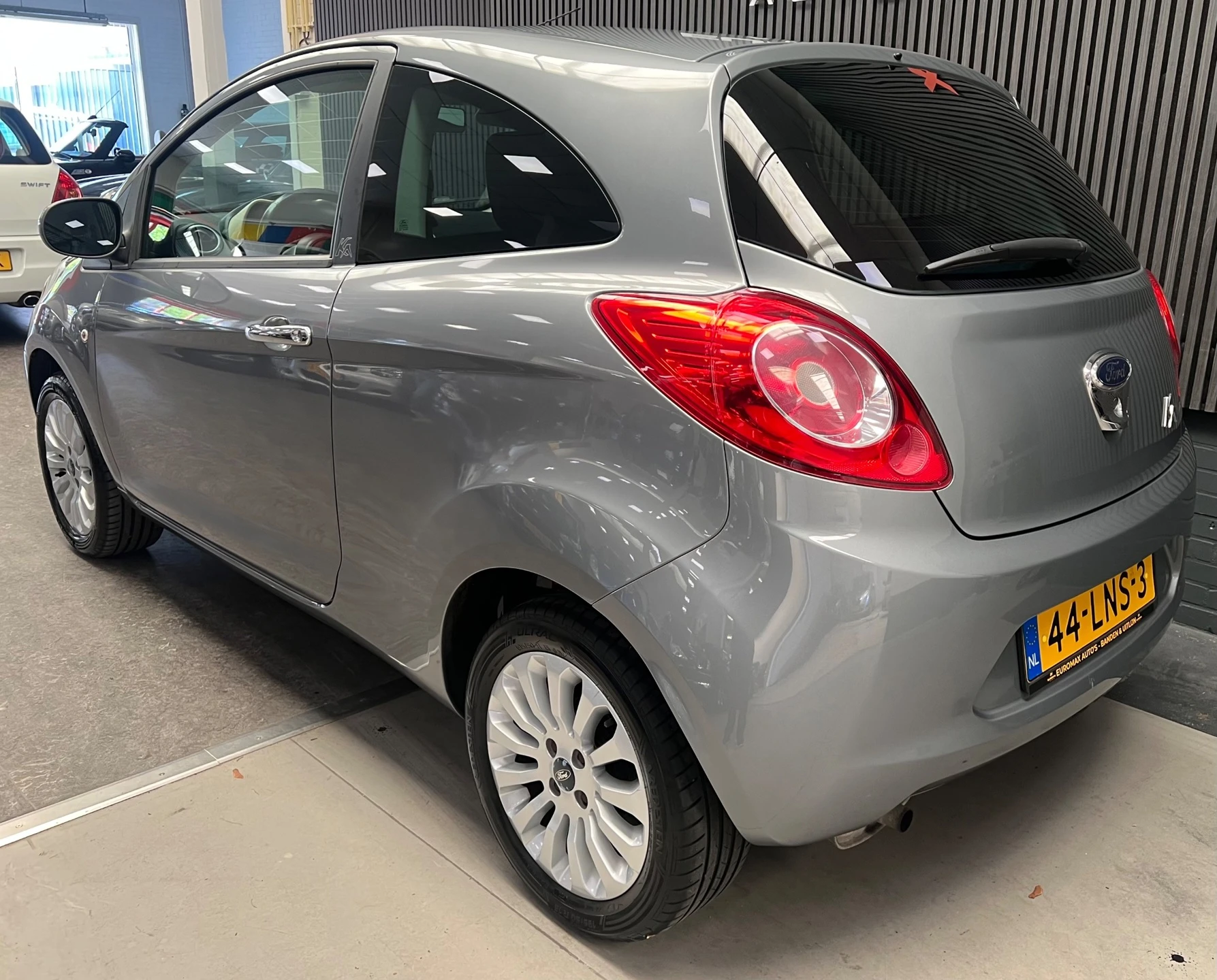 Ford Ka 2010 - 1.2 Titanium X 2e Eigenaar - Distibutie vervangen - Zeer Netjes. image 8